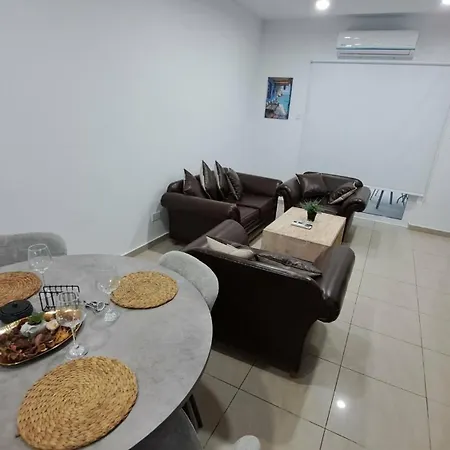 Kato Maisonette 400m From The בית נופש פאפוס