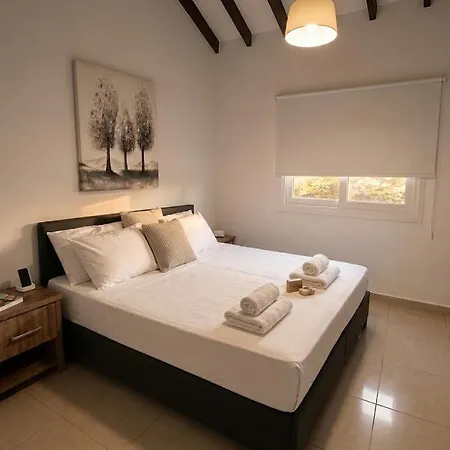בית נופש Kato Maisonette 400m From The *
